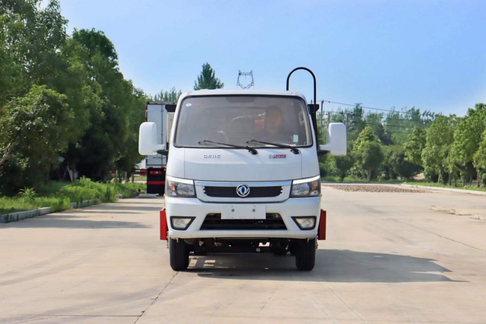 東風途逸藍胖5.5方壓縮垃圾車 東風途逸藍胖5.5方壓縮垃圾車